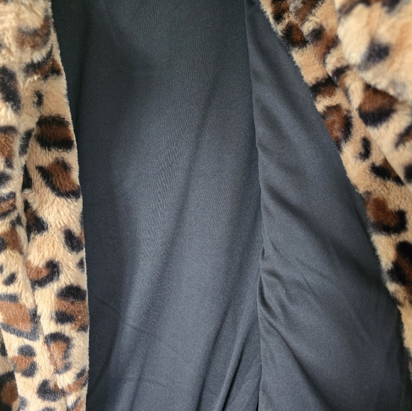 LOVE TREE Faux Fur Leopord Print Coat - Picture 4 of 6